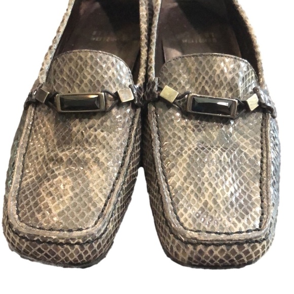 Stuart Weitzman gray snake print square toe loafers/slip ons. Size 5 - Picture 3 of 6